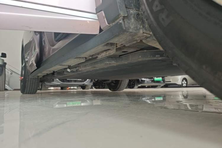 Used BYD Dolphin 2021 405 km Fashion Edition Right Side Sill