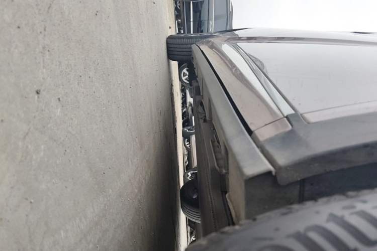 Used BYD Dolphin 2021 405 km Fashion Edition Right Side Sill