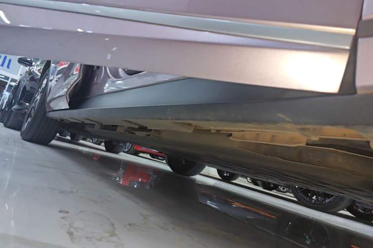 Used BYD Dolphin 2021 405 km Fashion Edition Right Side Sill