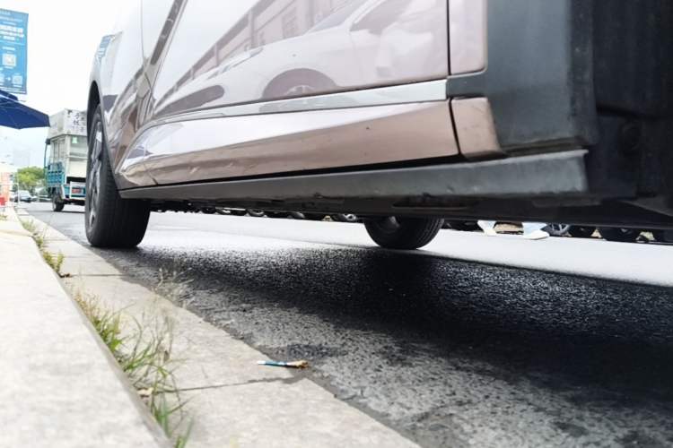 Used BYD Dolphin 2021 405 km Fashion Edition Right Side Sill