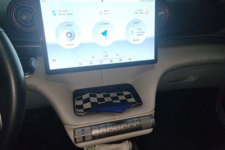 Used BYD Dolphin 2021 405 km Fashion Edition Audio And AC Panel