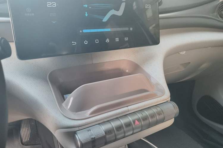 Used BYD Dolphin 2021 405 km Fashion Edition Audio And AC Panel