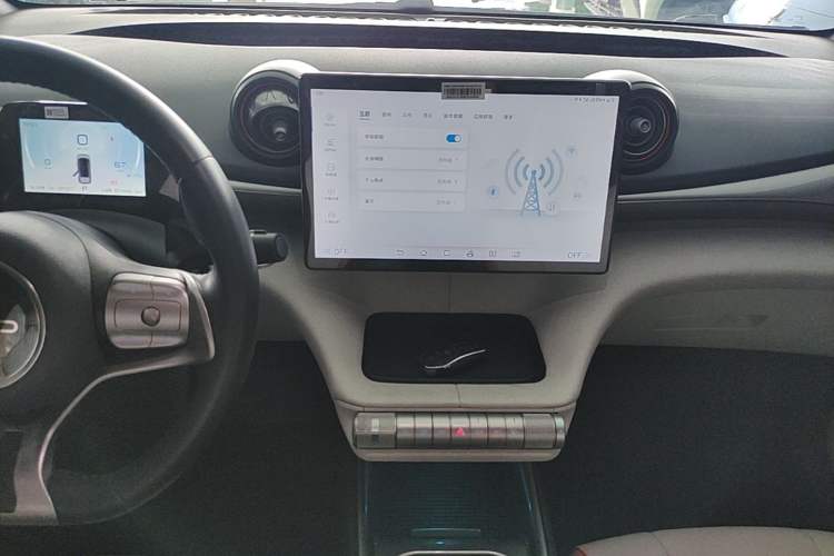 Used BYD Dolphin 2021 405 km Free Version Audio And AC Panel