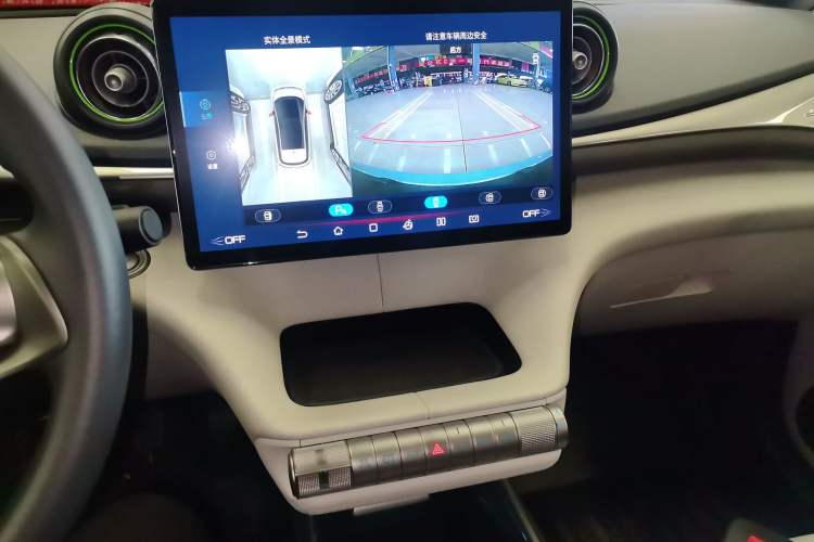 Used BYD Dolphin 2021 405 km Fashion Edition Audio And AC Panel