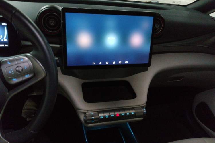 Used BYD Dolphin 2021 405 km Fashion Edition Audio And AC Panel