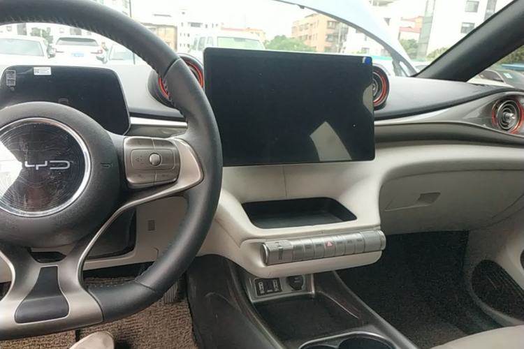 Used BYD Dolphin 2021 405 km Fashion Edition Center Console