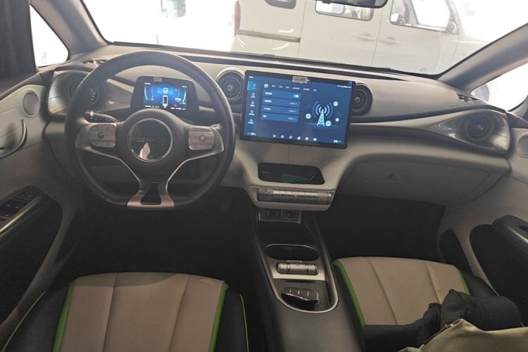 Used BYD Dolphin 2021 405 km Fashion Edition Center Console