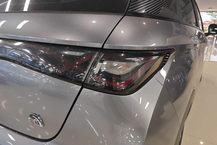 Used BYD Dolphin 2021 405 km Fashion Edition Exterior 3