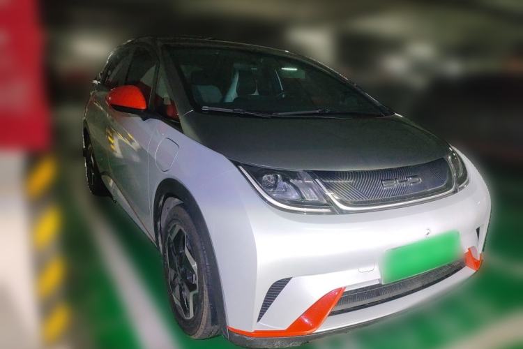Used BYD Dolphin 2021 405 km Fashion Edition Front Right 45 Deg