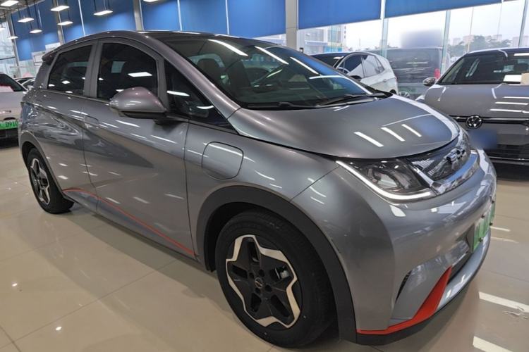 Used BYD Dolphin 2021 405 km Fashion Edition Front Right 45 Deg