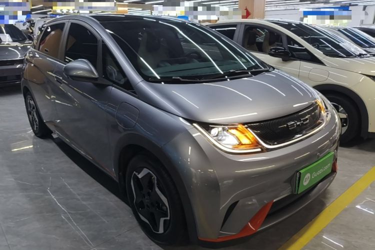 Used BYD Dolphin 2021 405 km Fashion Edition Front Right 45 Deg