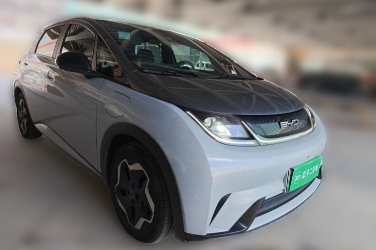 Used BYD Dolphin 2021 405 km Fashion Edition Front Right 45 Deg