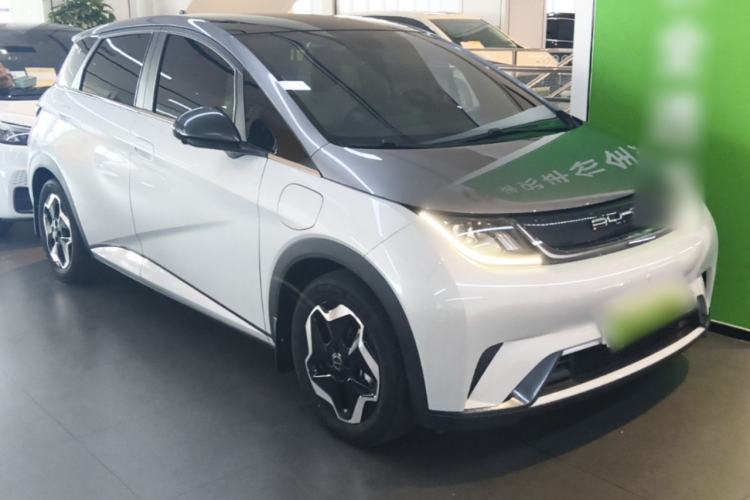 Used BYD Dolphin 2021 405 km Fashion Edition Front Right 45 Deg
