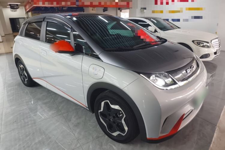 Used BYD Dolphin 2021 405 km Fashion Edition Front Right 45 Deg