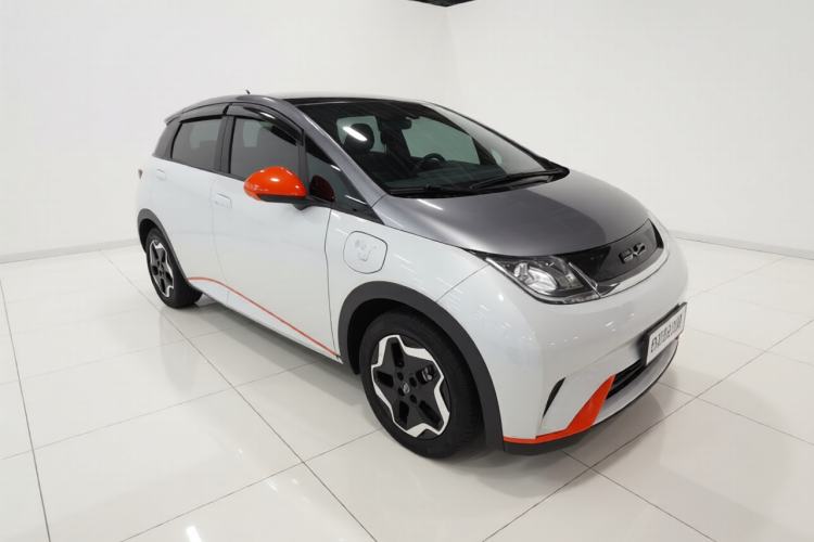 Used BYD Dolphin 2021 405 km Fashion Edition Front Right 45 Deg