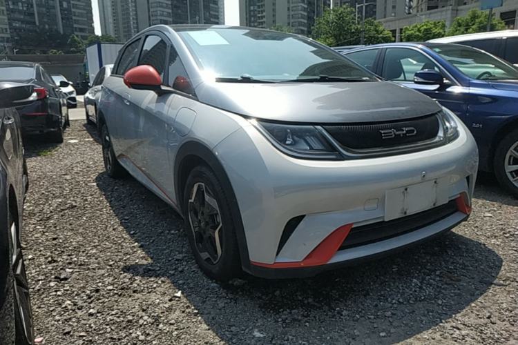 Used BYD Dolphin 2021 405 km Fashion Edition Front Right 45 Deg