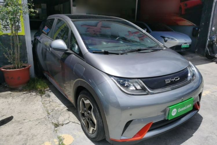 Used BYD Dolphin 2021 405 km Fashion Edition Front Right 45 Deg