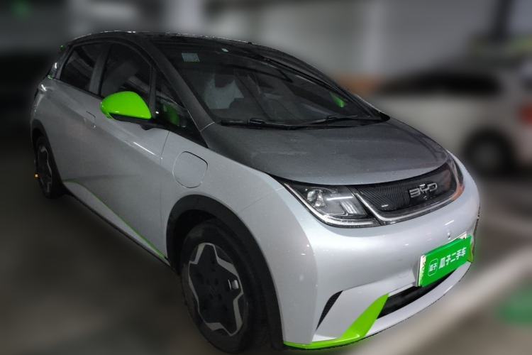 Used BYD Dolphin 2021 405 km Fashion Edition Front Right 45 Deg