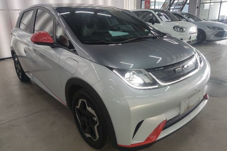 Used BYD Dolphin 2021 405 km Fashion Edition Front Right 45 Deg