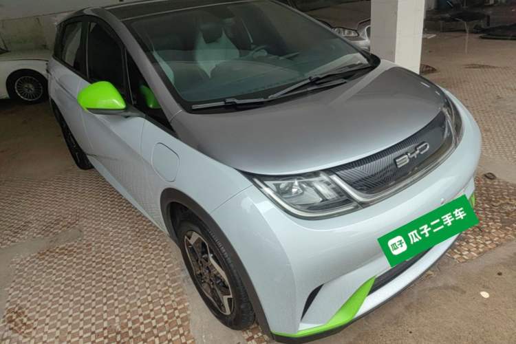 Used BYD Dolphin 2021 405 km Fashion Edition Front Right 45 Deg