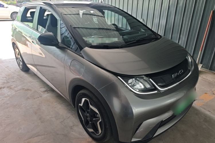 Used BYD Dolphin 2021 405 km Fashion Edition Front Right 45 Deg
