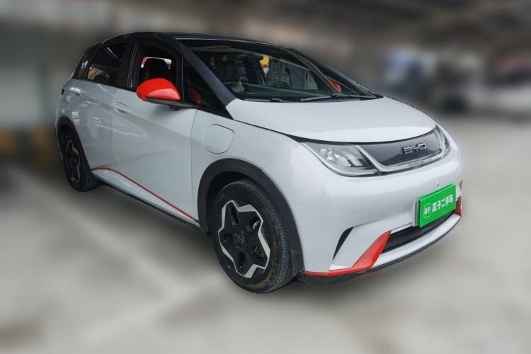Used BYD Dolphin 2021 405 km Free Version Front Right 45 Deg