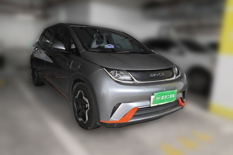 Used BYD Dolphin 2021 405 km Free Version Front Right 45 Deg