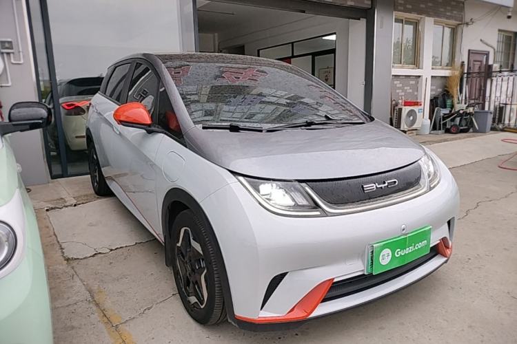 Used BYD Dolphin 2021 405 km Fashion Edition Front Right 45 Deg