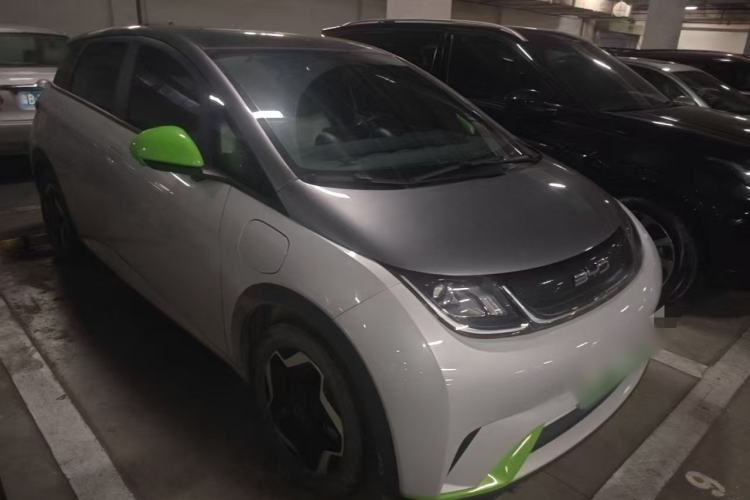 Used BYD Dolphin 2021 405 km Fashion Edition Front Right 45 Deg