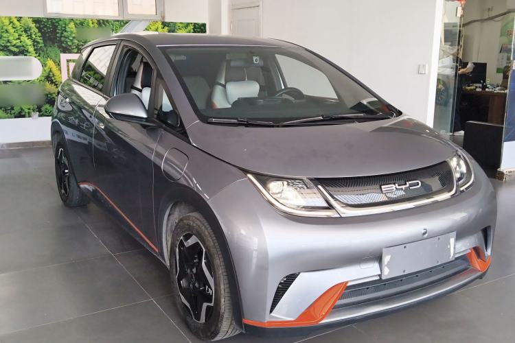 Used BYD Dolphin 2021 405 km Free Version Front Right 45 Deg
