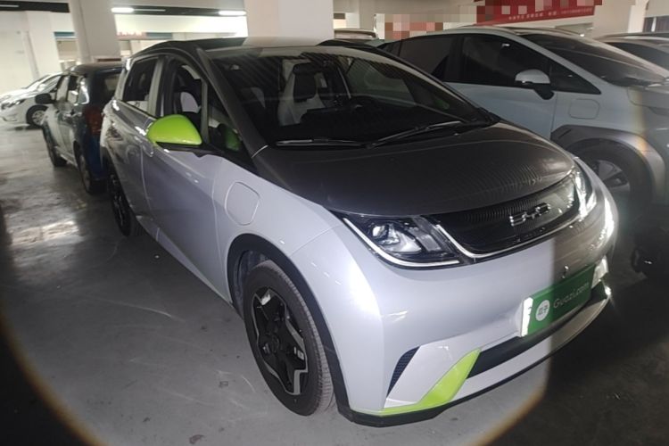 Used BYD Dolphin 2021 405 km Fashion Edition Front Right 45 Deg