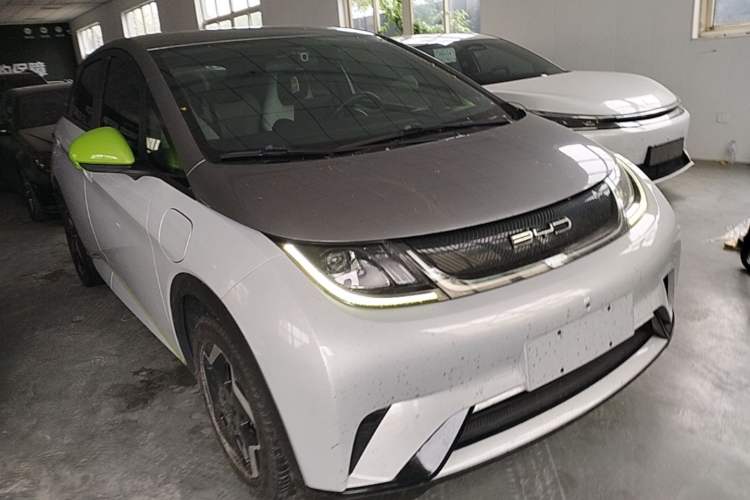 Used BYD Dolphin 2021 405 km Free Version Front Right 45 Deg