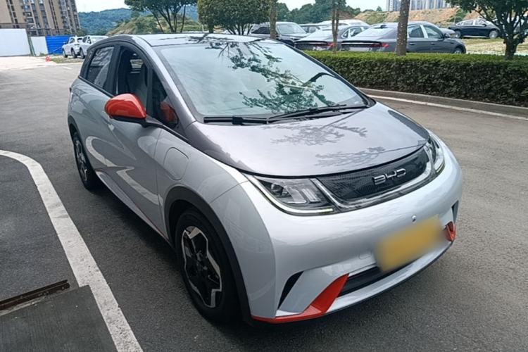 Used BYD Dolphin 2021 405 km Fashion Edition Front Right 45 Deg