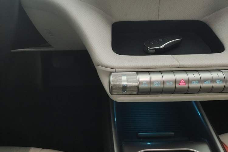 Used BYD Dolphin 2021 405 km Free Version Gear Lever