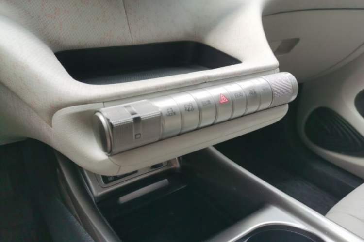 Used BYD Dolphin 2021 405 km Fashion Edition Gear Lever
