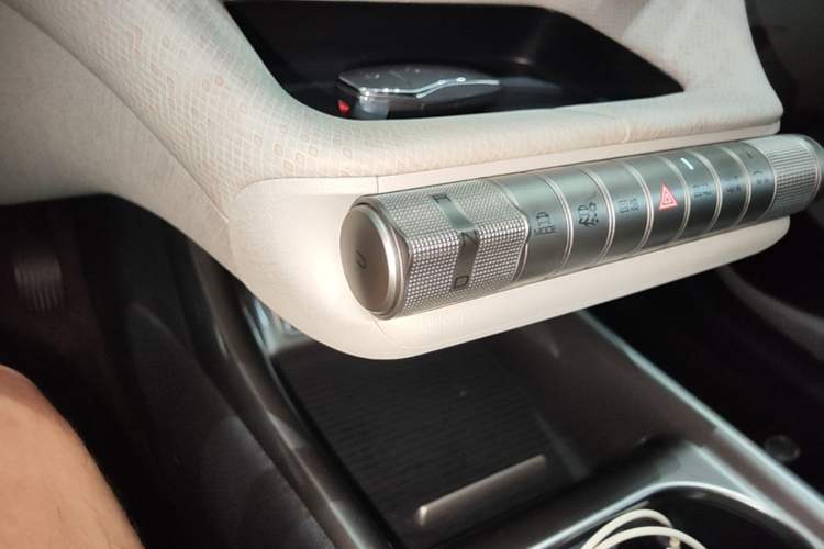 Used BYD Dolphin 2021 405 km Fashion Edition Gear Lever