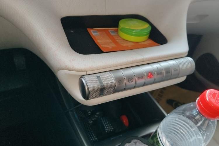 Used BYD Dolphin 2021 405 km Fashion Edition Gear Lever
