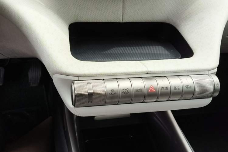 Used BYD Dolphin 2021 405 km Free Version Gear Lever