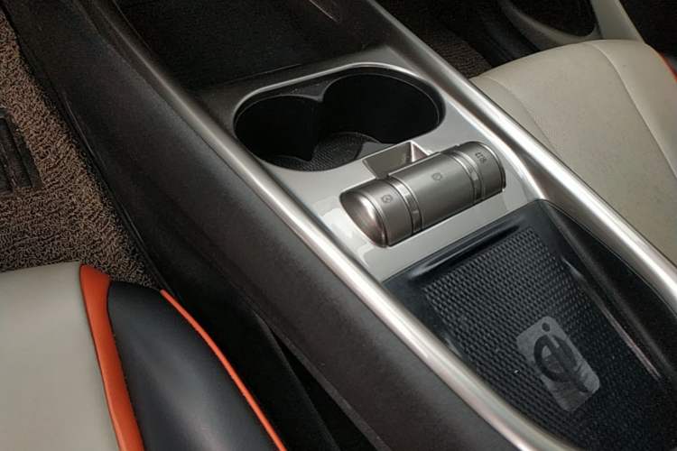 Used BYD Dolphin 2021 405 km Fashion Edition Gear Lever