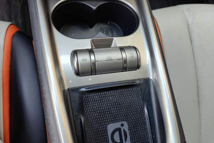 Used BYD Dolphin 2021 405 km Fashion Edition Gear Lever