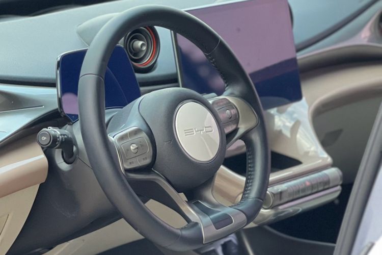 Used BYD Dolphin 2021 405 km Fashion Edition Interior 2
