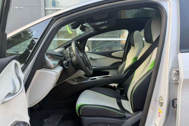 Used BYD Dolphin 2021 405 km Fashion Edition Interior 4