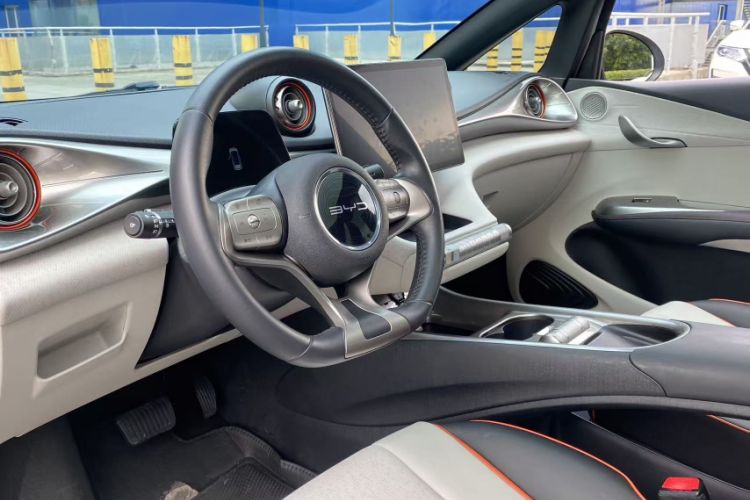 Used BYD Dolphin 2021 405 km Fashion Edition Interior 4