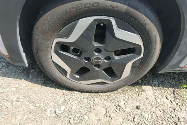 Used BYD Dolphin 2021 405 km Fashion Edition Left Front Wheel Hub