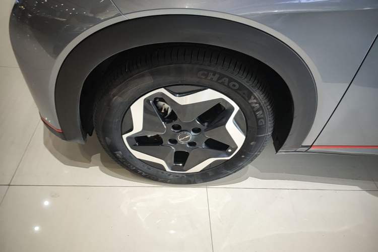 Used BYD Dolphin 2021 405 km Fashion Edition Left Front Wheel Hub