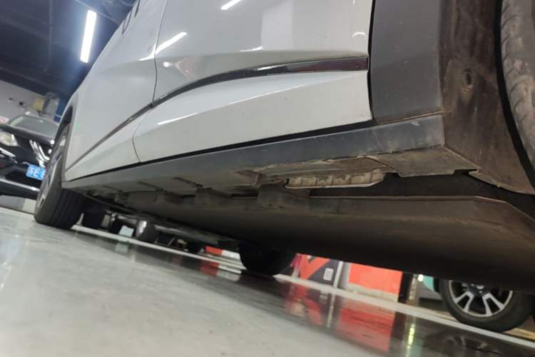 Used BYD Dolphin 2021 405 km Fashion Edition Left Side Sill