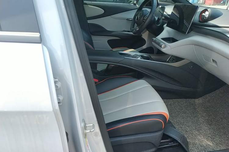 Used BYD Dolphin 2021 405 km Fashion Edition Right Front Seat