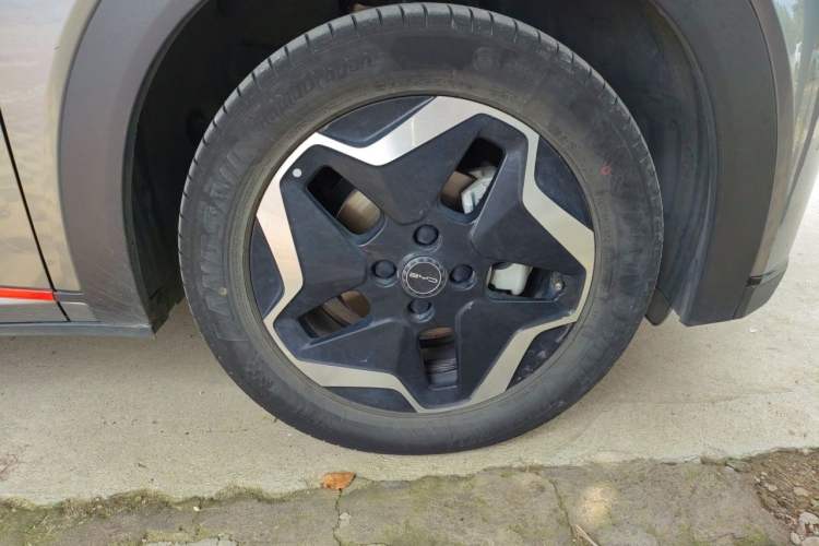 Used BYD Dolphin 2021 405 km Fashion Edition Right Front Wheel Hub