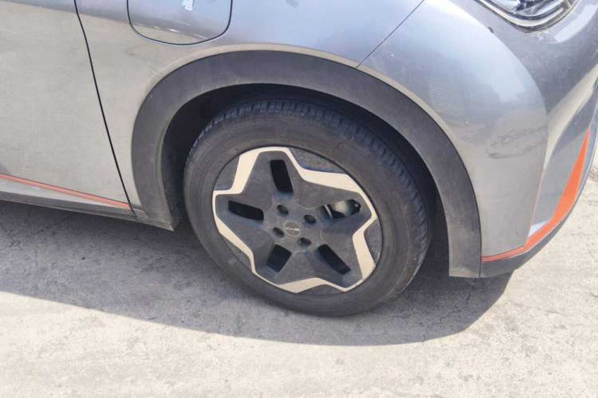 Used BYD Dolphin 2021 405 km Free Version Right Front Wheel Hub