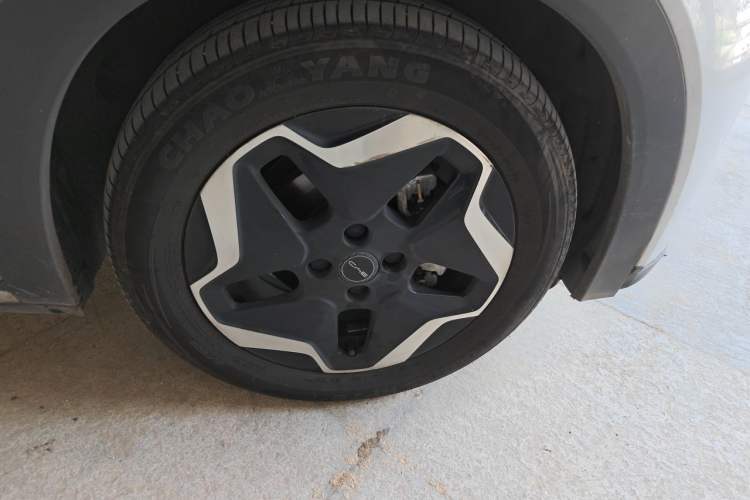 Used BYD Dolphin 2021 405 km Fashion Edition Right Front Wheel Hub